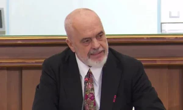 Rama takim me drejtuesit e bankave: Kjo e sotmja s’ka lidhje me fantazmat e së kaluarës, as në 1997-ën nuk u sulmua Banka e Shqipërisë