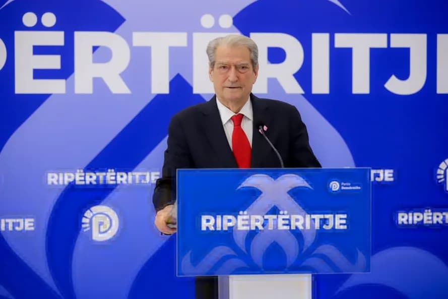 Berisha thirrje qytetarëve për pjesëmarrje në protestë: Mos i lini vetëm studentët