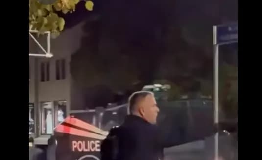 “Largohuni se lëndoheni” – Shefi i Njësisë për Reagim të Shpejtë u bën thirrje protestuesve