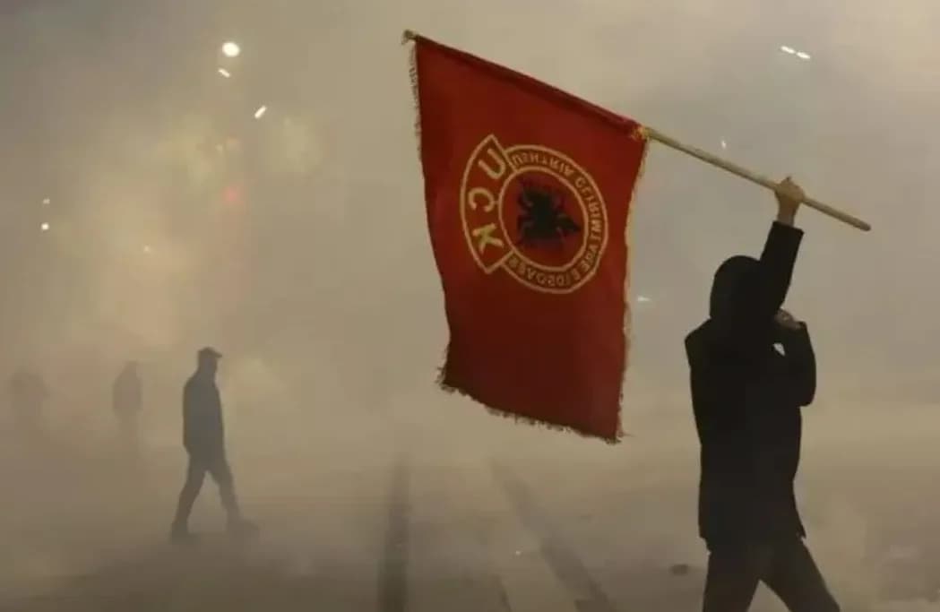 Një natë pas tensioneve, vazhdon edhe sot protesta e qytetarëve për Ligjin për Specialen