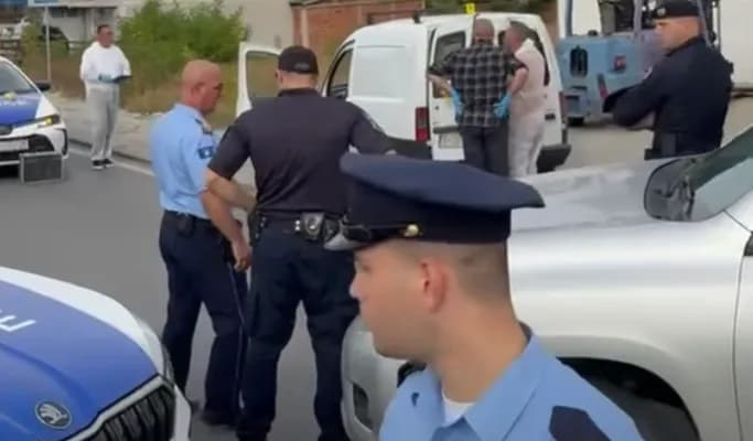 Rrethohet nga forca të shumta policore vendi ku dyshohet për një rastit të rëndë në Gjilan, forca të shumta policore në vendngjarje