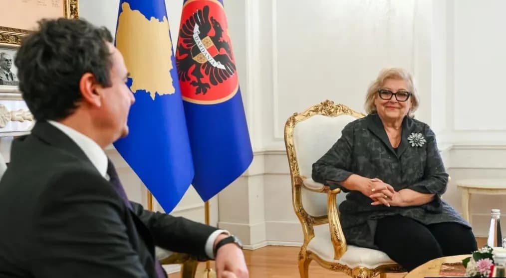Ish-ministrja e Thaçit që u bë zgjidhja e Kurtit