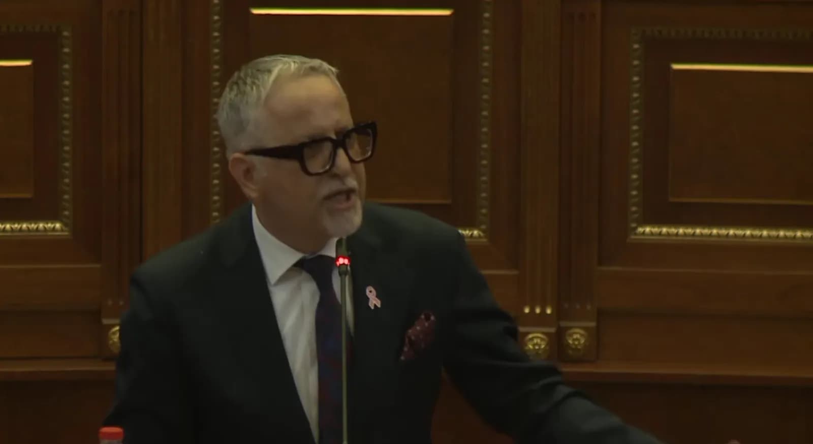 Vitia: Invalidët e luftës nuk duhet të presin për proteza, shteti mbulon të gjithë shumën