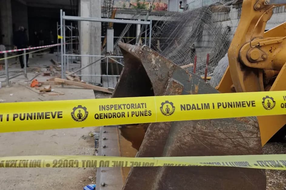 6 punëtorë nga rënia e pllakës së betonit, ndalen punimet në objekt në Prizren