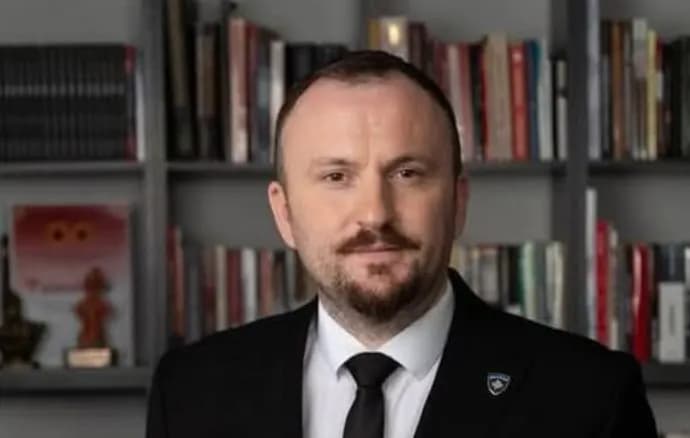Lulzim Kadriu vlerëson angazhimin e konsullit Vigan Berisha në Zvicër: Një game changer në përfaqësimin diplomatik të Kosovës