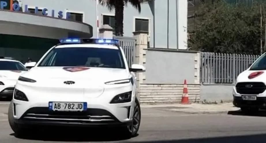 Dy të rinj nga Vushtrria kapen nga policia shqiptare në Morinë, kërkoheshin nga INTERPOL-i