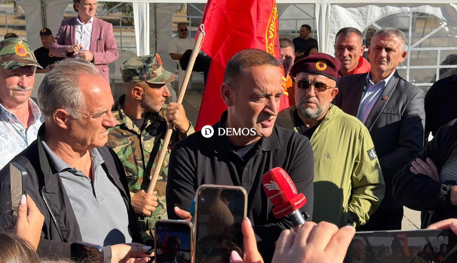 Haradinaj pyetet për krismat para Kuvendit: Shumë të bukura, shpresoj të ketë më të mëdhaja