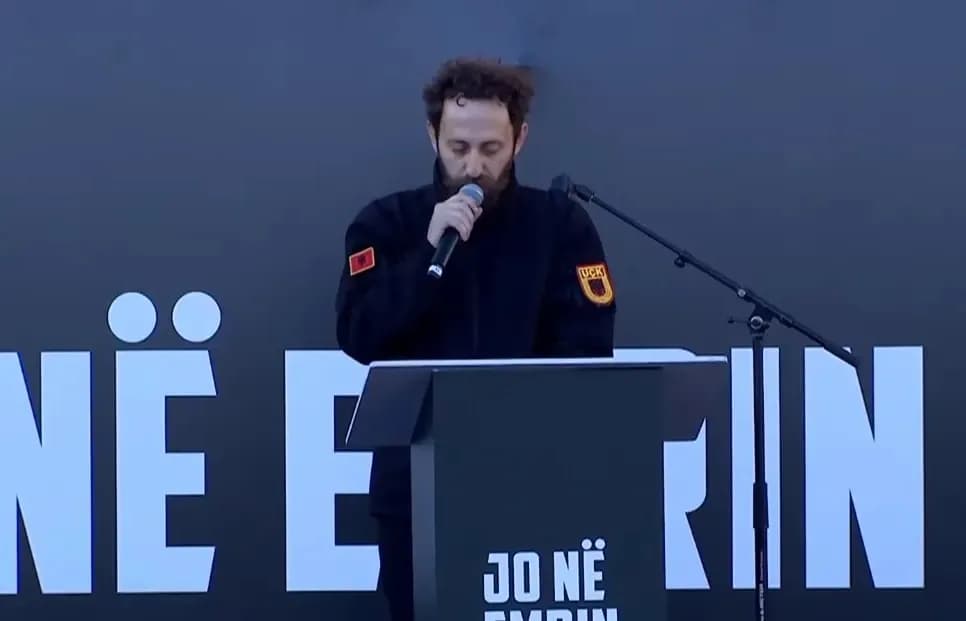 Haziri në protestën masive: Rini e Kosovës, hallall ju qoftë gjaku i babës tem!
