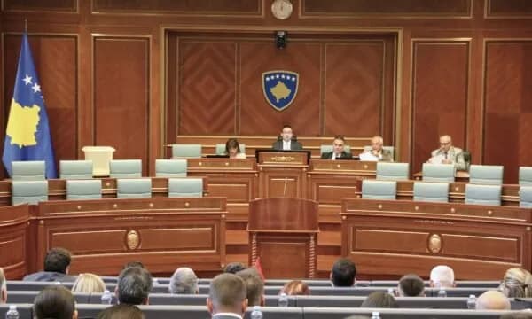 Kushtetuesja: Propozimi për nënkryetarin serb bëhet nga shumica e deputetëve nga radhët e komunitetit serb