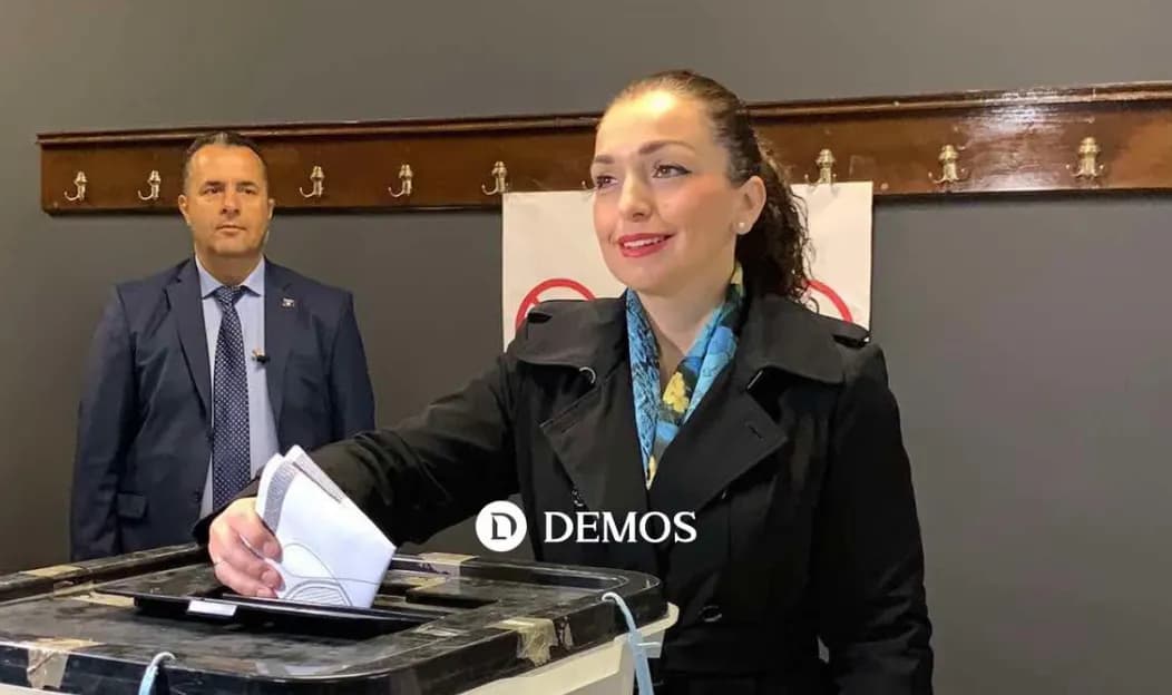 Voton presidentja e Kosovës, Vjosa Osmani: Sa më i rregullt dhe i lirë procesi, aq më e fortë demokracia jonë
