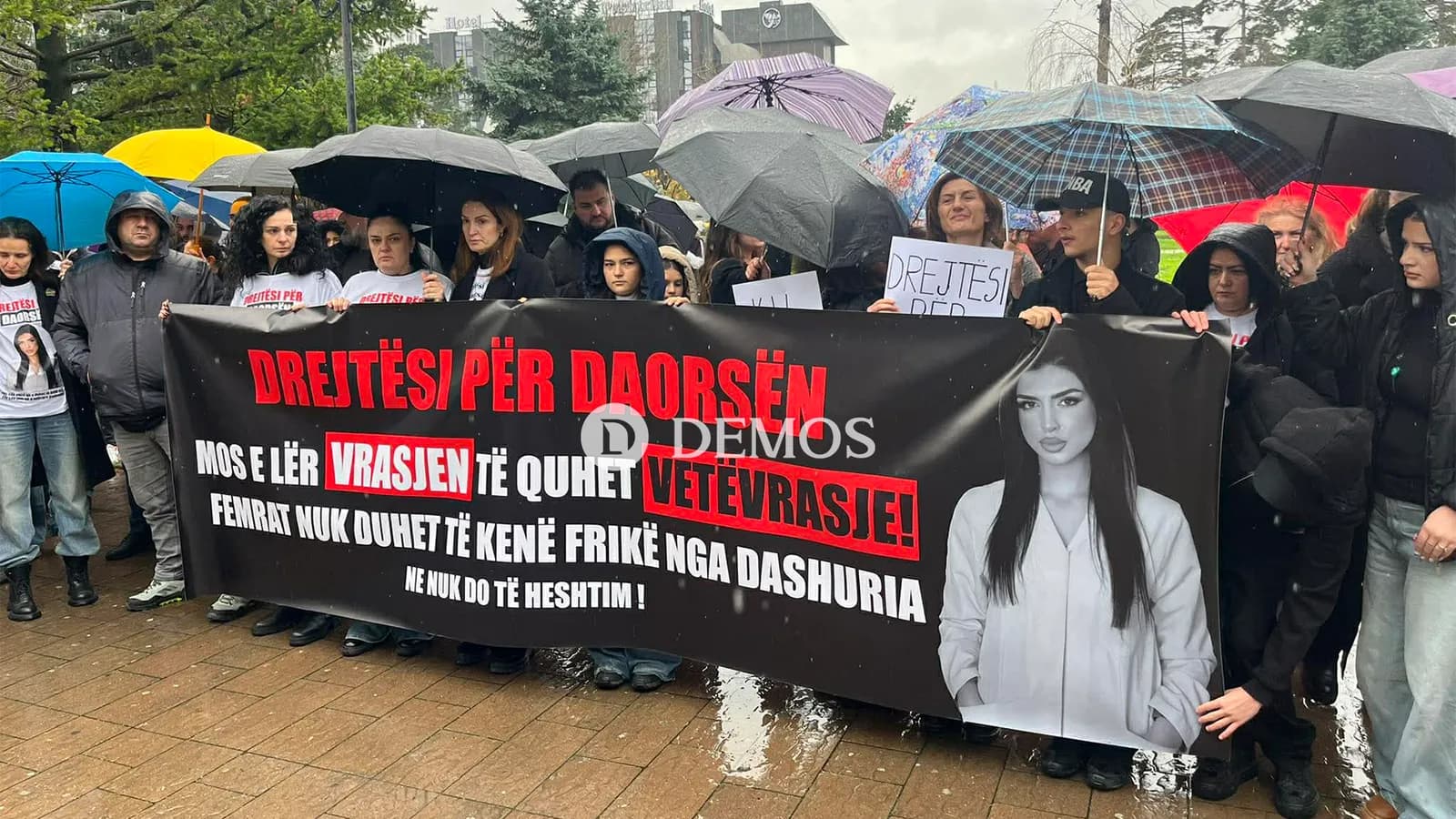 Pamje nga protesta në Gjakovë: Drejtësi për Daorsën