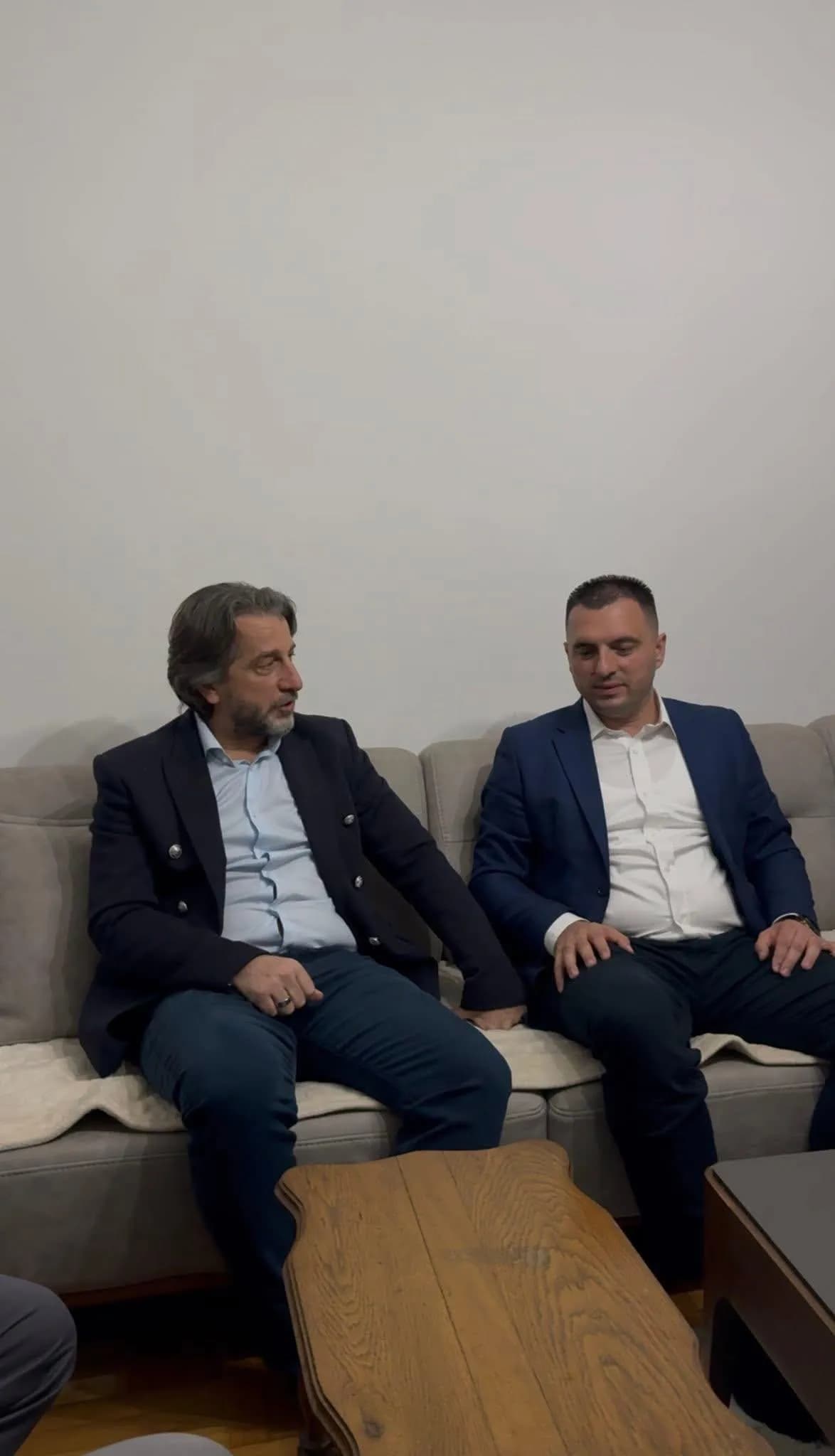Rama pritet në familjen e heroit Fahri Fazliu: Simbol i qendresës dhe dashurisë për atdheun