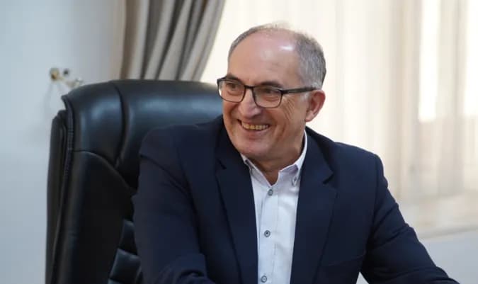 Shaqir Totaj edhe katër vjet kryetar i Prizrenit