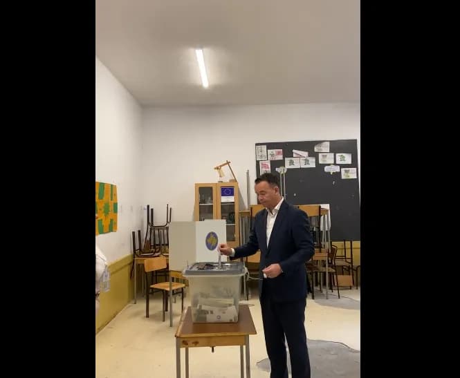 Voton edhe Faton Peci në Mitrovicë