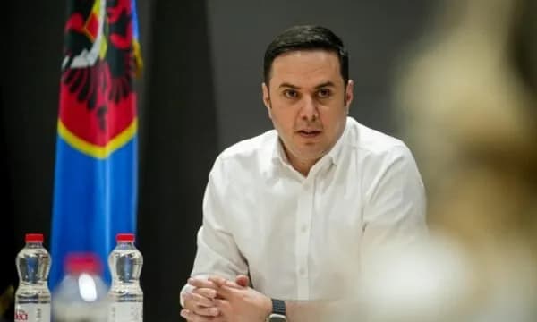 Abdixhiku sot takohet me bashkatdhetarët në Zvicër