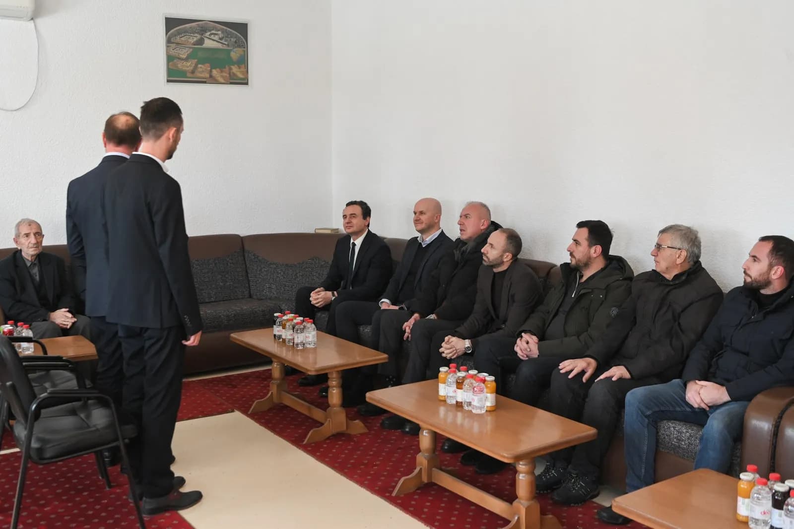 Kurti vizitoi për ngushëllime familjen Sadriu