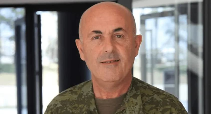 Popullit dhe qytetarëve serbë në Serbi