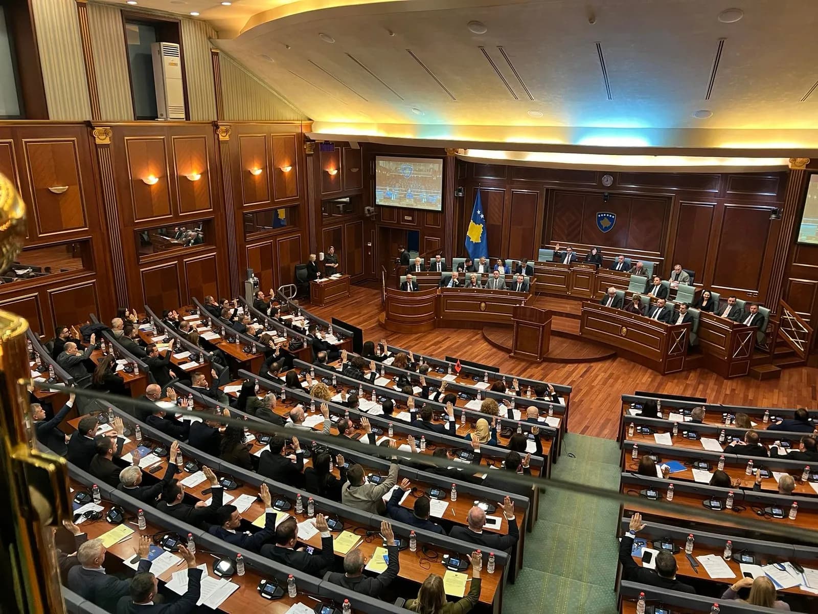 Kuvendi miraton 16 komisione parlamentare