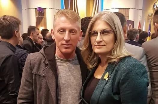 “Si me jetu pa ty, vajzat e djalin që u gezuam të gjithë që 5- motrat u bënë me vlla”, i vrari në Klinë ishte familjar i ish-deputetës