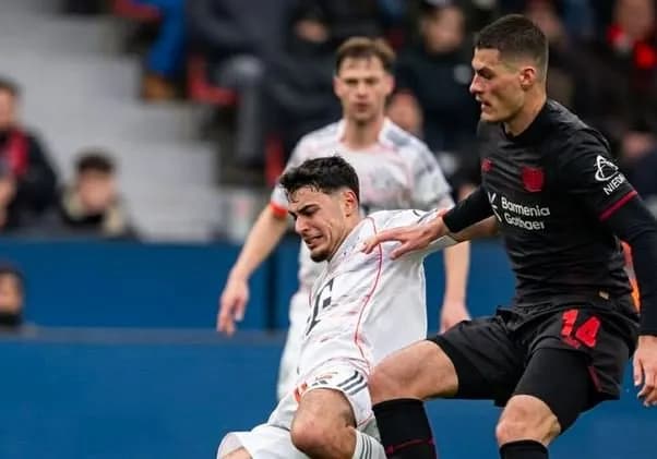 Bayern barazoi te Leverkuseni me dy lojtarë më pak