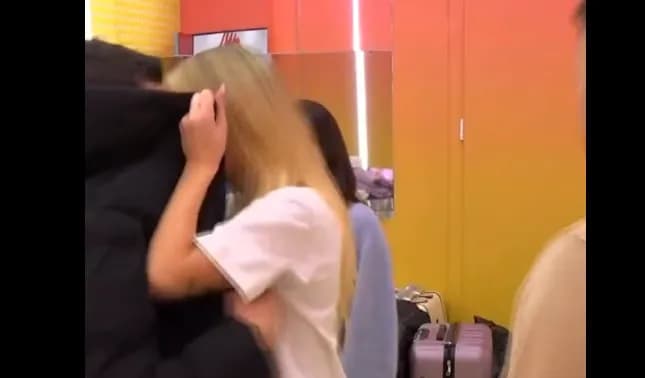 Ndodh momenti i shumëpritur, Selin puth Gimbon
