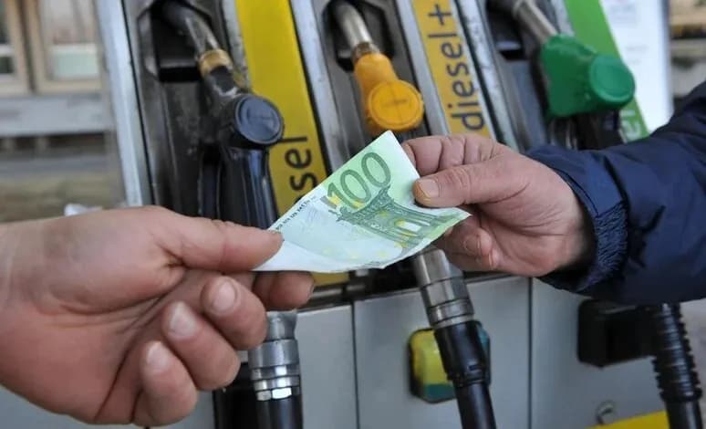 Nafta shtrenjtohet për 1 cent