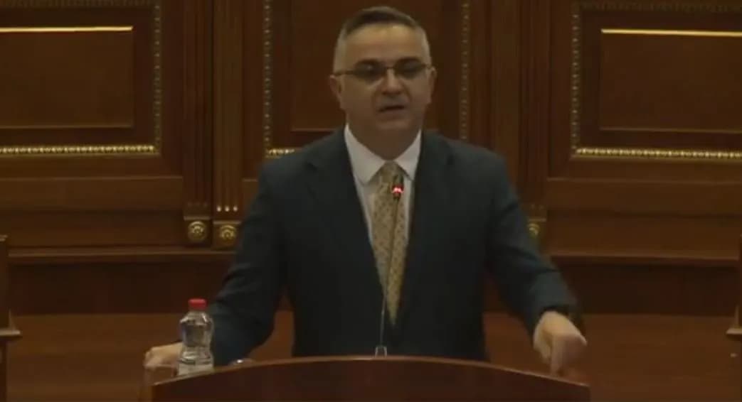 Tahiri: Këtu jemi, s’kemi në plan m’u largu