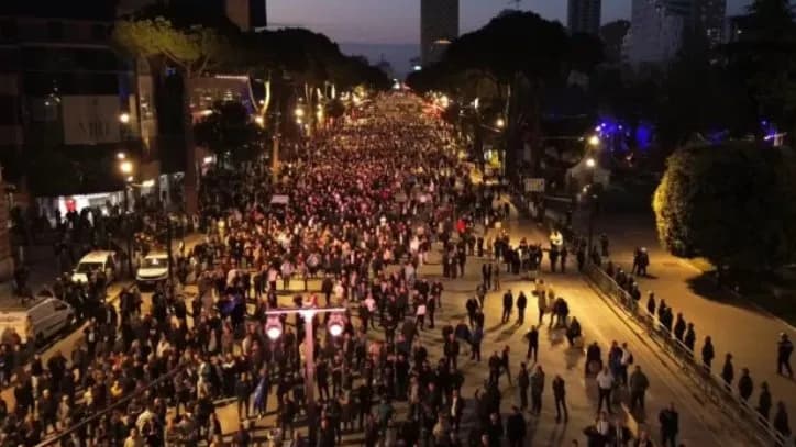 Trazira në Tiranë pas protestës së Sali Berishës