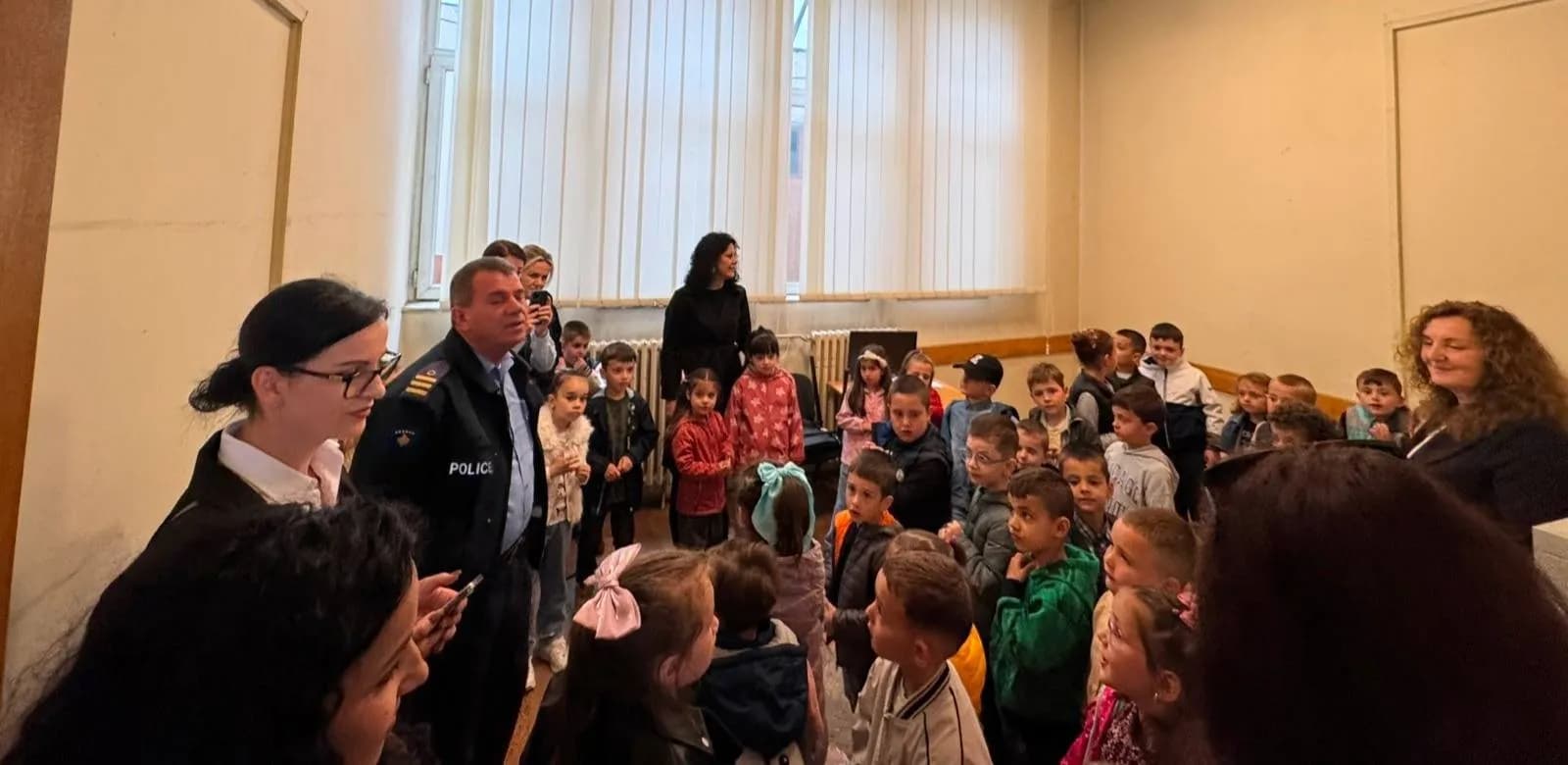 Fëmijët vizitojnë policinë në Prizren