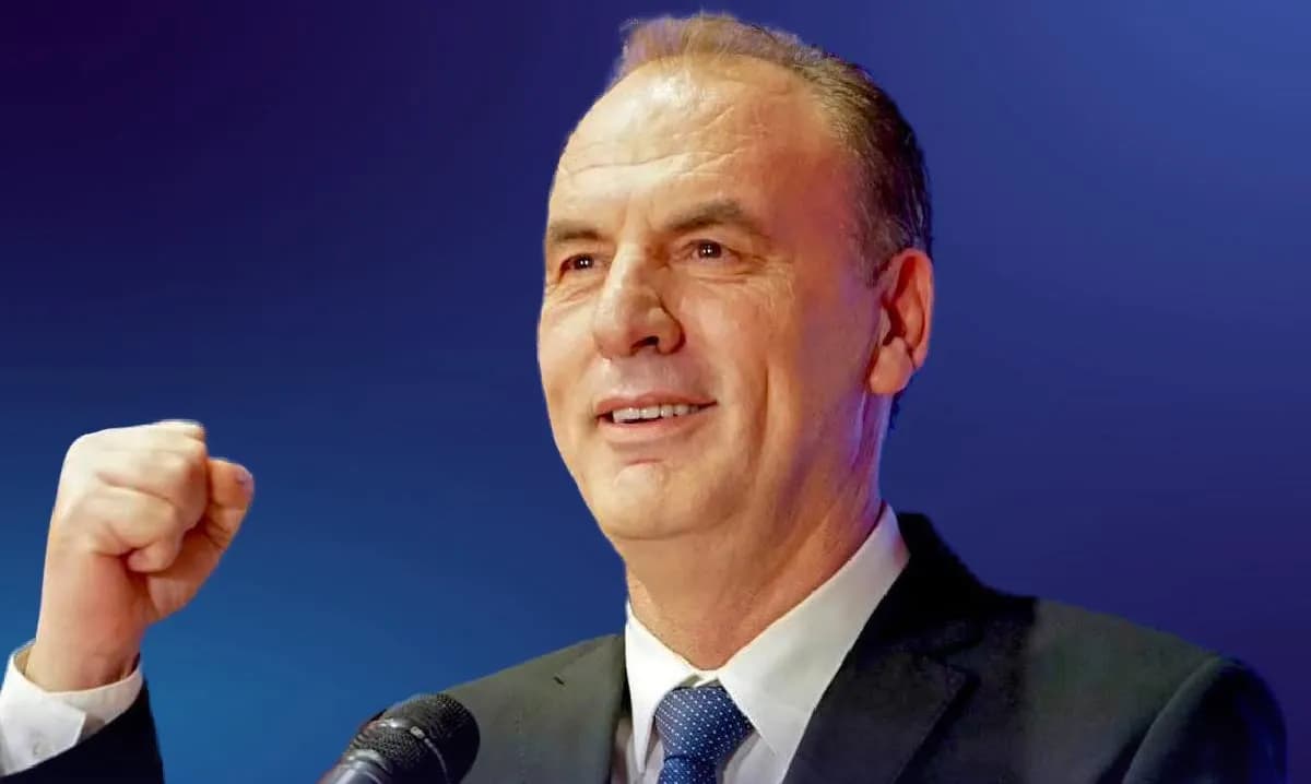 Limaj vendos logon e sloganin e PDK-së në profil
