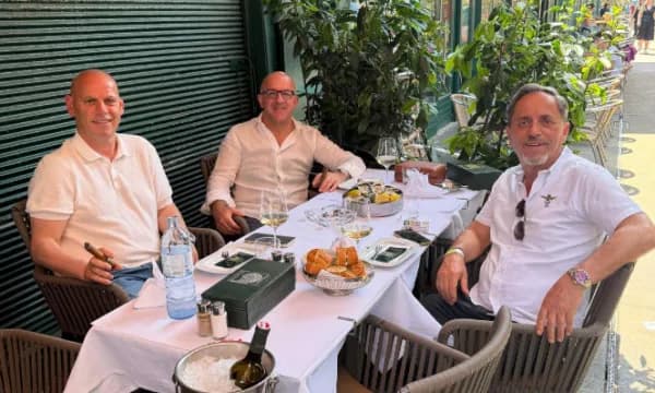 Lladrovci: Mërgata e fortë, kombi i fortë!