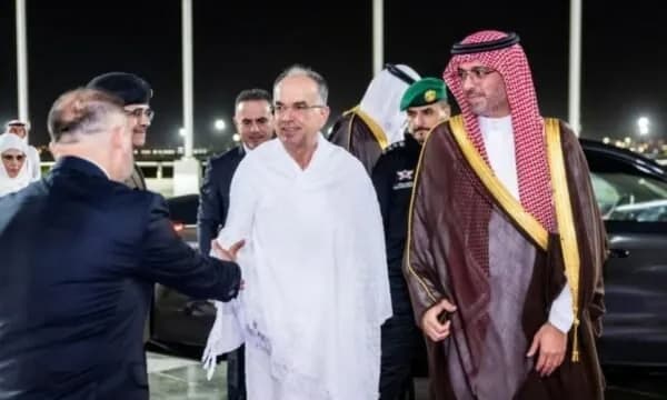 Presidenti Begaj në Haxh, pritje madhështore për të