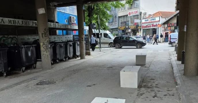 Tuneli në Tophane lirohet prej mbeturinave