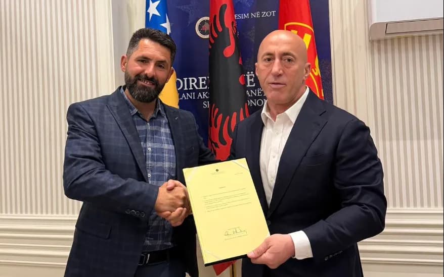 Veterani i UÇK-së, Agron Kajtazi i bashkohet AAK-së