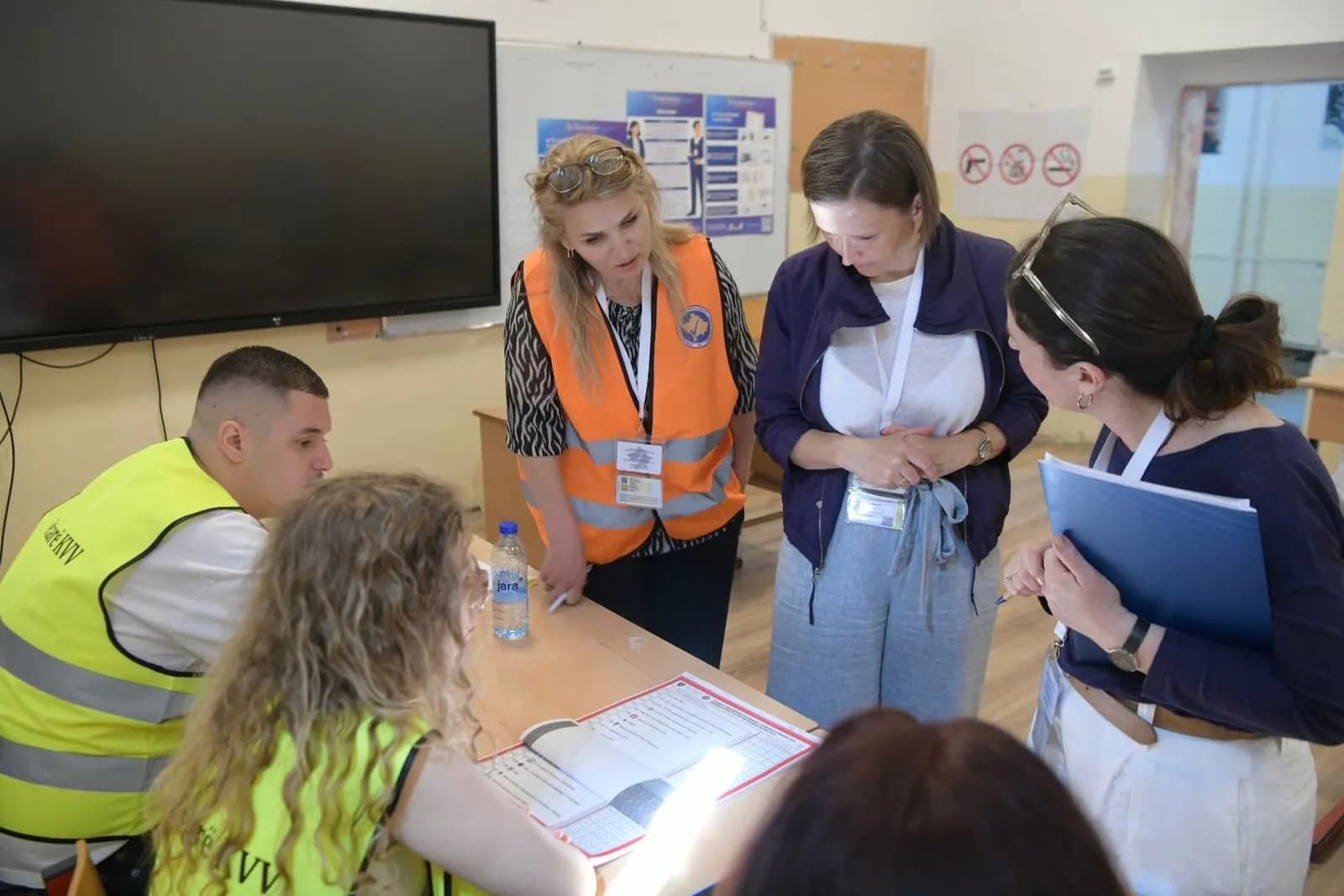 BE-ja monitoron qendrat e votimit