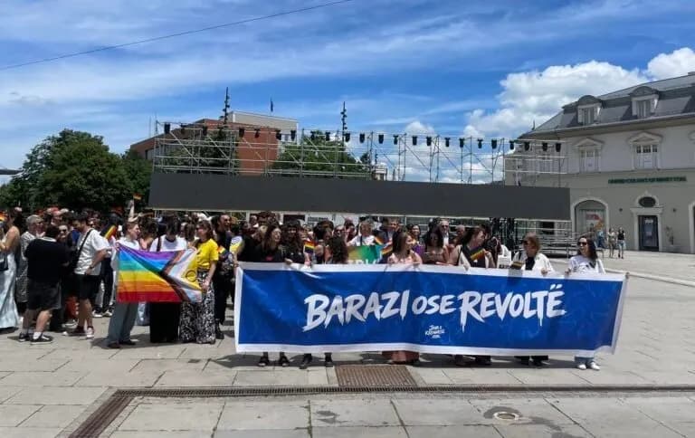 Mbahet “Parada e Krenarisë” në Prishtinë