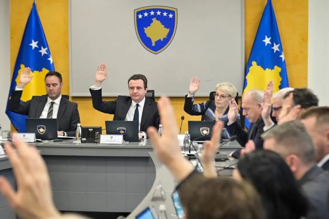 Mblidhet qeveria në detyrë