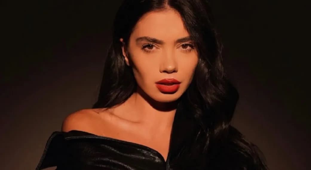 Fabiola publikon foton e nxehtë në bikini