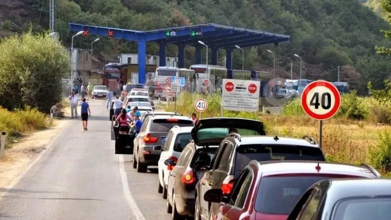 Kaq po presin mërgimtarët për të hyrë në Kosovë
