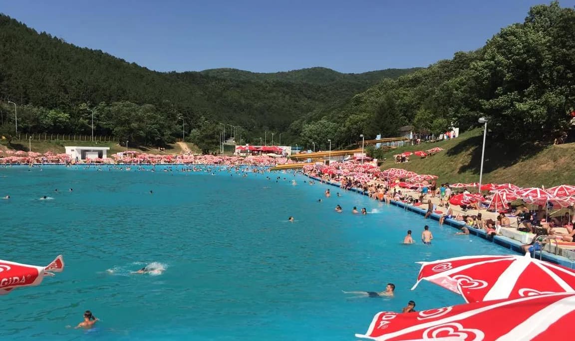 Mbyllet përkohësisht Pishina e Gërmisë