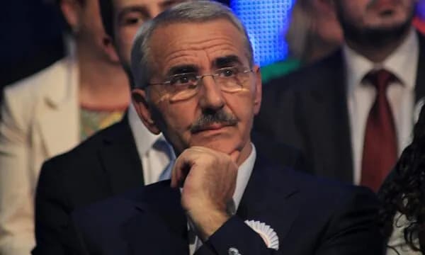Vdekja e Eqrem Kryeziut, shkrimtari Sabri Hamiti: Dhimbje e madhe për mikun e moçëm, është kalorës i pavarësisë së Kosovës