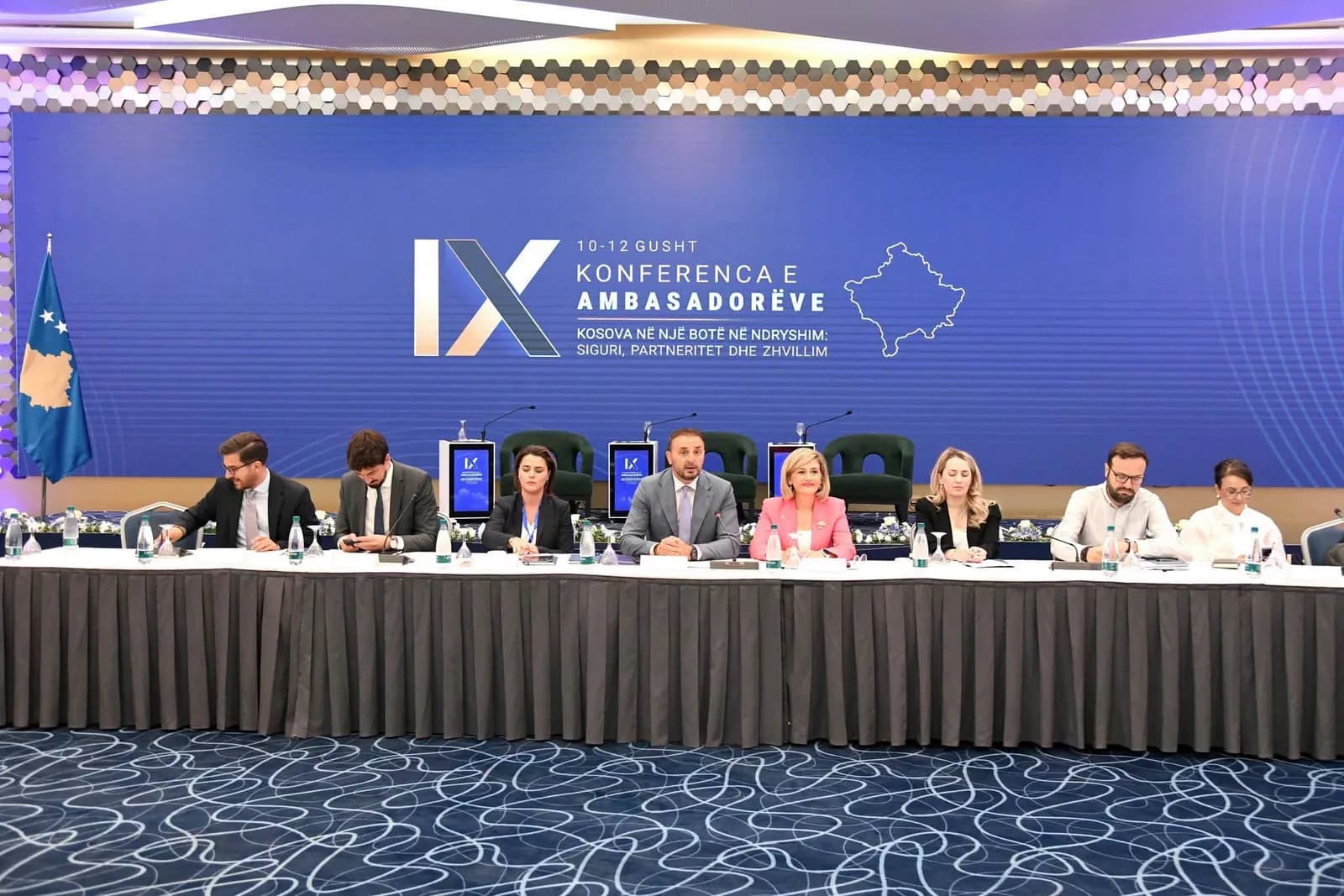 Kusari-Lila dhe ambasadorët e Kosovës diskutojnë për promovimin e eksporteve dhe tërheqjen e investimeve