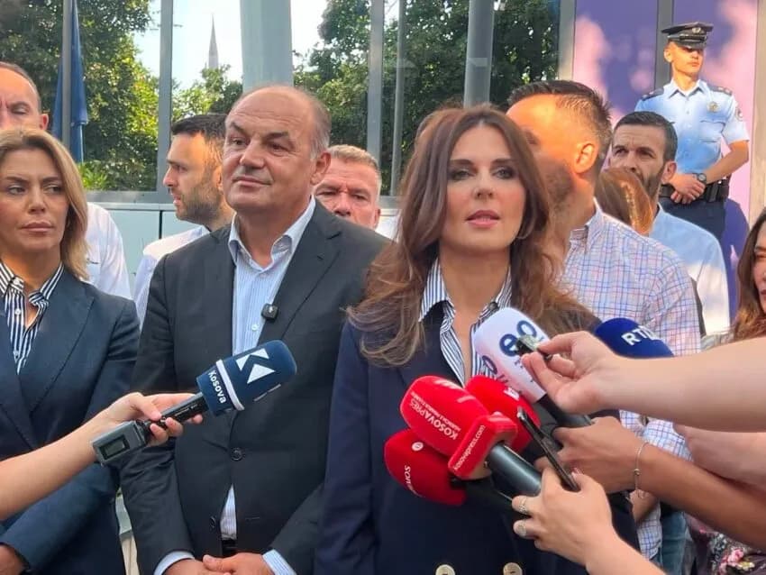 Çitaku: Nuk jemi këtu për puç, Kurti të vijë në Kuvend