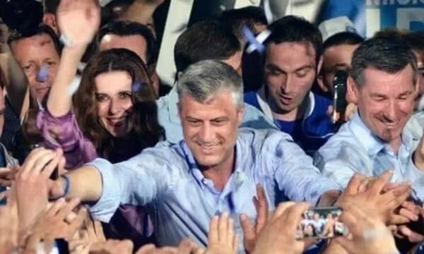 Në pritje të verdiktit të Hagës, Çitaku publikon fotografi të Thaçit mes mbështetësve: Edhe 26 ditë