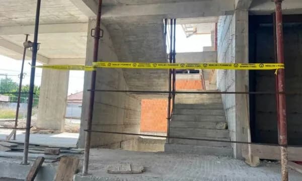 Inspektorati i Punës ndalon punimet në 12 vendpunishte në Skenderaj, Mitrovicë, Vushtrri, Prizren e Ferizaj