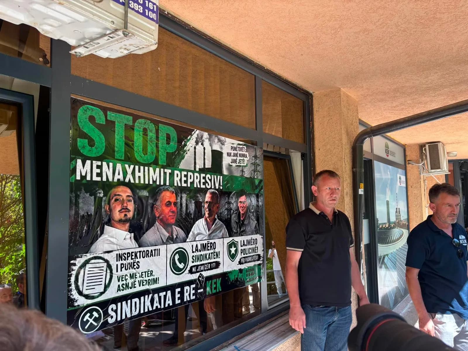 “Stop menaxhimit represiv” Vdekja e 4 punëtorëve, sindikata e KEK-ut zhvillon një aksion simbolik