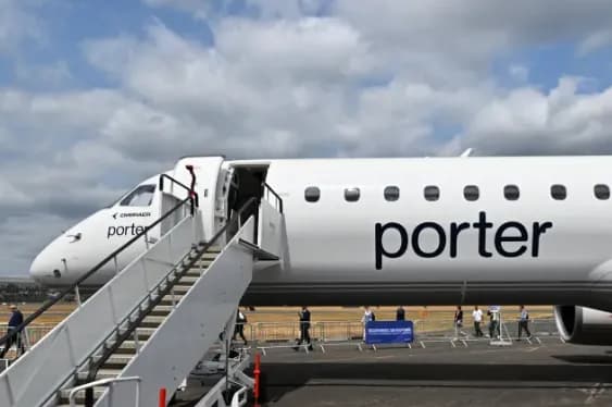 Fëmija refuzoi rripin e sigurimit, aeroplani u kthye dhe fluturimi u anulua