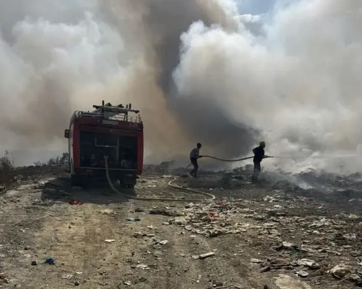 Deponia në Trokan të Dragashit përfshihet nga zjarri, kryetari kërkon ndihmë në shuarjen e tij