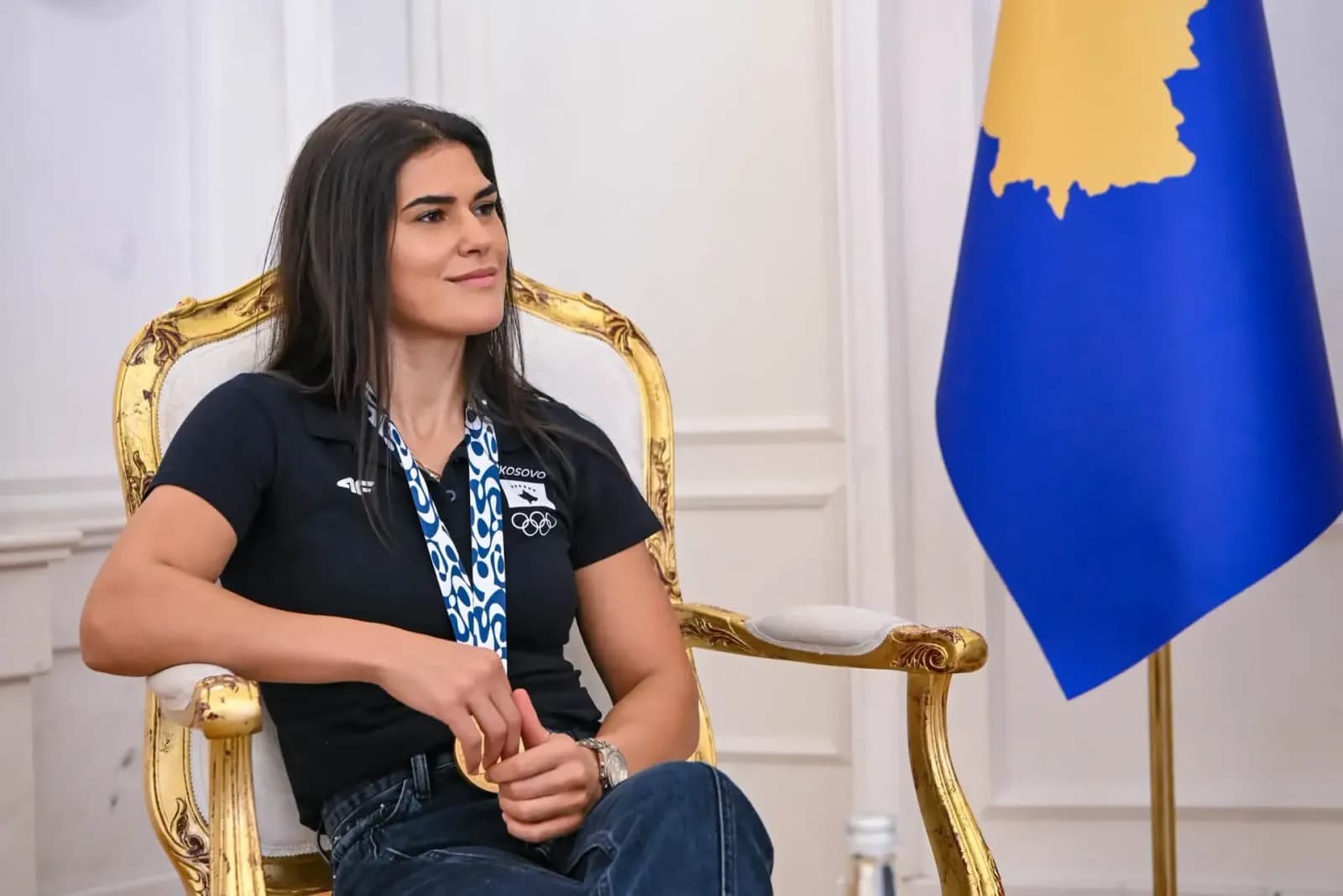 Kampionia Donjeta Sadiku dekorohet me Medaljen Presidenciale të Meritave