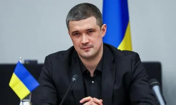 Ministri i shkarkuar i mbrojtjes i Ukrainës bën thirrje për zgjedhje presidenciale